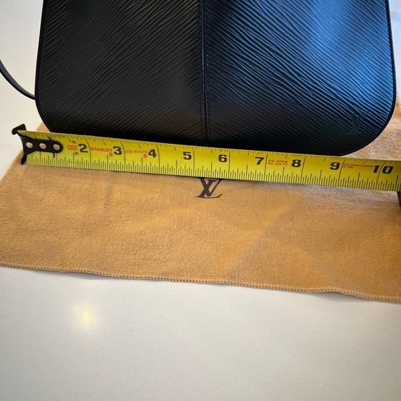 Louis Vuitton Epi Leather Demi Lune Pochette with dust bag - Picture 8 of 14